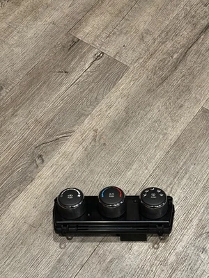 Control de aire acondicionado y calefacción Mopar 6RK11DX9AB - Ram ProMaster original 2020‐21 Foto 1 de 2