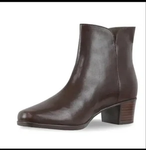 NEW 10.5 Narrow Munro Landyn Women's Leather Boot in Fudge Brown (New In Box)  - Picture 1 of 2