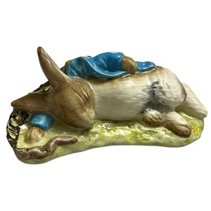Estatuilla de porcelana Royal Albert Beatrix Potter "Pedro en la red de grosellas" - Imagen 1 de 7