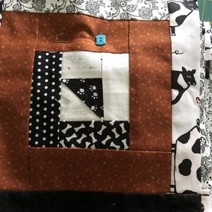 8 In Sq Log Cabin Quilt Squares   Black White And Rust - Picture 1 of 5