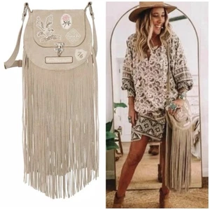 SPELL & THE GYPSY Bag Erin Evening Dove Suede Leather Tassels Festival RARE - Foto 1 di 21