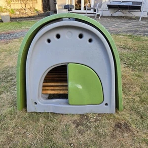 Omlet Eglu Classic Chicken Rabbits Guinea Pigs Coop Clean Good Safe Condition - Picture 1 of 6