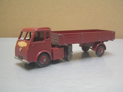 Dinky Toys 30W Hindle Smart Helecs Electric Lorry with rare maroon hubs VGC+ - Image 1 of 4