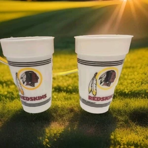2 Vintage 1987 Washington Redskins Trinkbecher 22 oz - Bild 1 von 8
