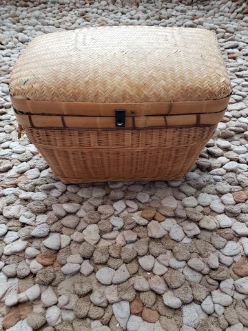 Vintage Asian Wicker Ratan Basket w/Handles Brass Hinged Lid Cover
