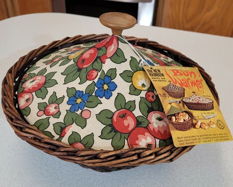 Vintage Basket Bun Warmer Basket Picnic Farmhouse Country Cottage Bread Basket Cover