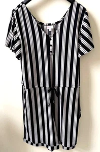 Lularoe Xanthe V-Ausschnitt Kurzarm Kordelzug Taille schwarz weiß Shorts Strampler S - Bild 1 von 1