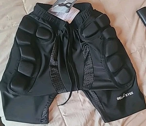 Relaxyee schützende gepolsterte Skishorts 0,8 Zoll dick 3D EVA Hüftschutz klein - Bild 1 von 3