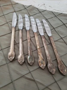 IS Remembrance Set di 6 Coltelli da Pranzo 1847 Rogers Silverplate Posate Lotto A - Foto 1 di 2