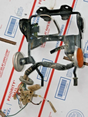 Honda XL 250 1975 OEM soporte de faros (ver más abajo) Foto 1 de 3