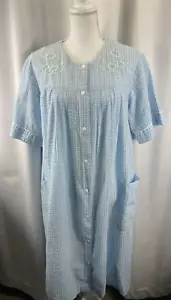 MISS ELAINE Seersucker Snap Up Housecoat Gown Sz L Blue Embroidered Granny - Picture 1 of 5