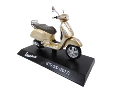 Piaggio Vespa GTS 300 (2017) - 1/18 Maisto Scooter Moto Miniature S1005 - Photo 1/4
