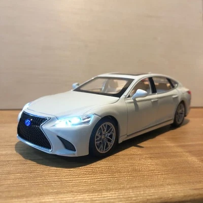 1/32 scale Lexus LS500 diecast model car, white, LEXUS, 50 series, LS - Image 1 of 4