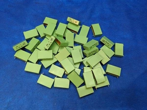 Qty(25) Vishay MKT 1µF 250V 5% Series 1822 Capacitors - Picture 1 of 4