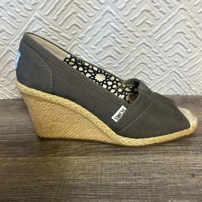 Zapatos de salón Toms Calypso gris punta abierta cuña talla 7 informales sin cordones gris lona y arpillera Foto 1 de 4