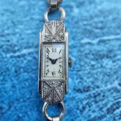 Orologio vintage da donna a carica manuale con cassa in platino e diamanti - Immagine 1 di 4