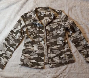 KENSIE JEANS Green Faded Camouflage Utility Jacket. Small NWOT. - Picture 1 of 11