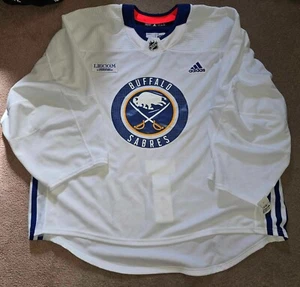 Camiseta deportiva de práctica Buffalo Sabres emitida por el equipo Adidas MIC corte portero 60GC NUEVA CON ETIQUETAS - Imagen 1 de 6