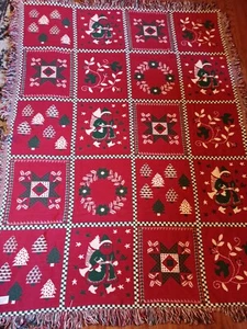Manta reversible Navidad tejida roja blanca verde. Ver fotos para más detalles - Imagen 1 de 7