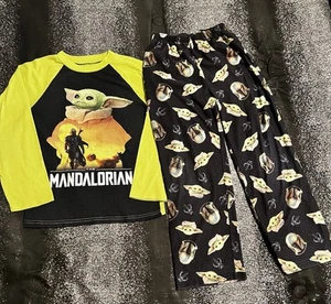 Boys medium Star Wars 2 piece pajamas - Picture 1 of 6