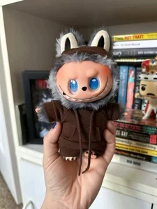 Labubu Kleidung braun Hoodie für 17 cm (ohne Puppe) - Bild 1 von 3