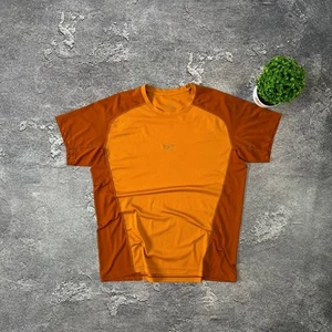 Vintage Mens Orange Arcteryx Center Logo Outdoor Tee Size M - Picture 1 of 6