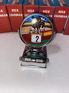 Calendario de escritorio giratorio perpetuo de metal vintage Texas Rodeo - Imagen 1 de 3
