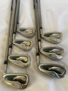 Ladies Wilson Staff 5 - Sand Wedge Iron Set - V2 Graphite  Shaft, Right handed. - Picture 1 of 13