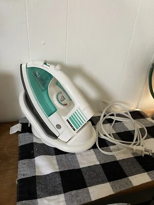 Plancha Oreck sin cable usada en excelente estado LKN Foto 1 de 4