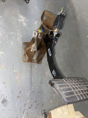 OEM 1993-1997 Subaru Impreza Brake Pedal Stop 93-97 - Image 1 of 4