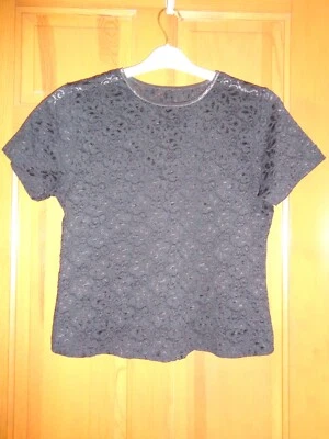 CAMISETA LUCIE ANN ll ENCAJE ELÁSTICO MANGA CORTA NEGRA MED-36 Foto 1 de 4