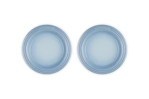 Le Creuset Plate Dish 18cm Set of 2 Gift Wedding Anniversaries Present - Picture 1 of 5