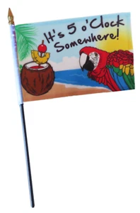 It's Five O'Clock Somewhere Tiki Bar Pub Shop kleine Hand wehende Flagge - Bild 1 von 3