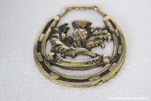 FINIMENTO ANTICO IN OTTONE PER CAVALLO CARDO SCOZZESE 900 HORSE BRASS - Imagen 1 de 3