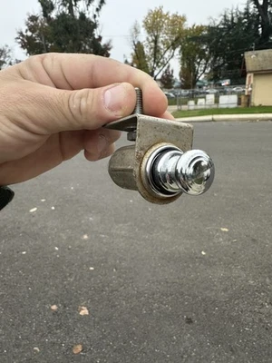 Оригинальный 40-х 50-х 60-х 70-х прикуриватель с креплением Mopar GM Ford Pontiac scout   - Изображение 1 из 4