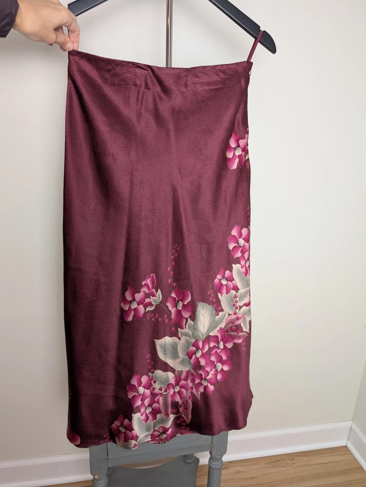 banana republic 100% silk midi skirt, burgundy red with floral , size 6 - Image 1 of 3