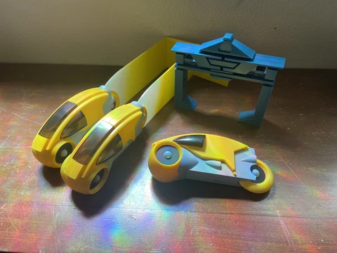 Medicom Kubrick Tron Light Cycle 2002 Japan - Yellow Light Cycles and Recognizer Cover