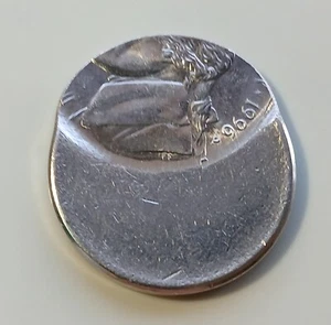 1996 P 50% Off Center Error Nickel UNCIRCULATER PICTURES INCLUDED - Picture 1 of 2
