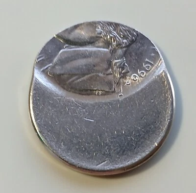 1996 P 50% Off Center Error Nickel UNCIRCULATER PICTURES INCLUDED - Image 1 of 2