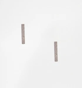 Dogeared 254805 Womens Metallic Sterling Silver Balance Bar Stud Earrings - Picture 1 of 3