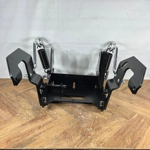 Piezas John Deere OEM. Conjunto de enganche accesorio soplador de nieve 44" pulgadas AM149019 - Imagen 1 de 11