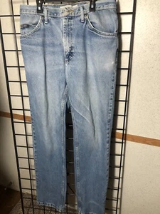 Lee Jeans Men's 33x34 Blue Medium Wash Lightly Distressed Regular Fit - Picture 1 of 9