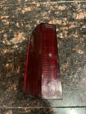 Lincoln Continental 1968 freno trasero/señal de giro lente de esquina lado del conductor Foto 1 de 4