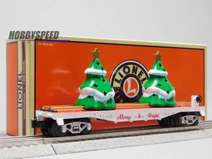 LIONEL CHRISTMAS TREE FLAT CAR w/ LIGHTED SNOW COVERED TREES O GAUGE 2328270 NEW - Picture 1 of 9