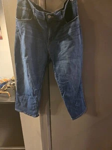 Levi’s 311 Shaping Skinny Capris Jeans Plus Size 18W - Picture 1 of 8
