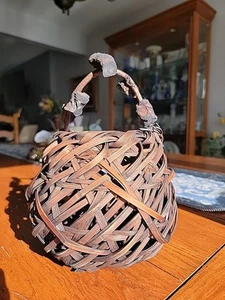 Antique Japanese Bamboo Wicker Woven Wisteria Branch Handled Ikebana Basket - Picture 1 of 13