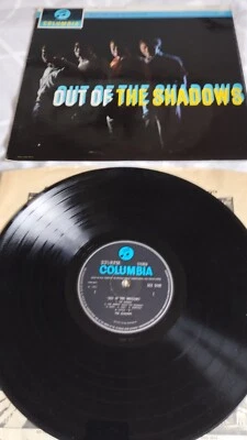 THE SHADOWS - OUT OF THE SHADOWS - BLACK AND BLUE LABEL - STEREO - SCX 2449 - NM - Image 1 of 4