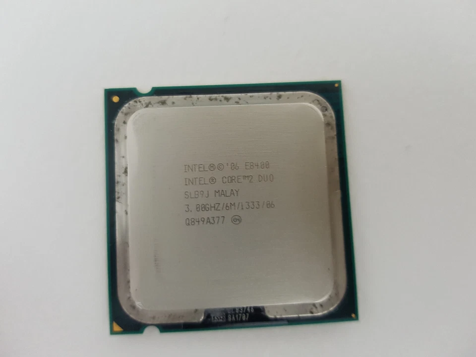 Intel Core 2 Duo E8400 3,0GHz Duo-Core LGA775 Processore  - Immagine 1 di 2