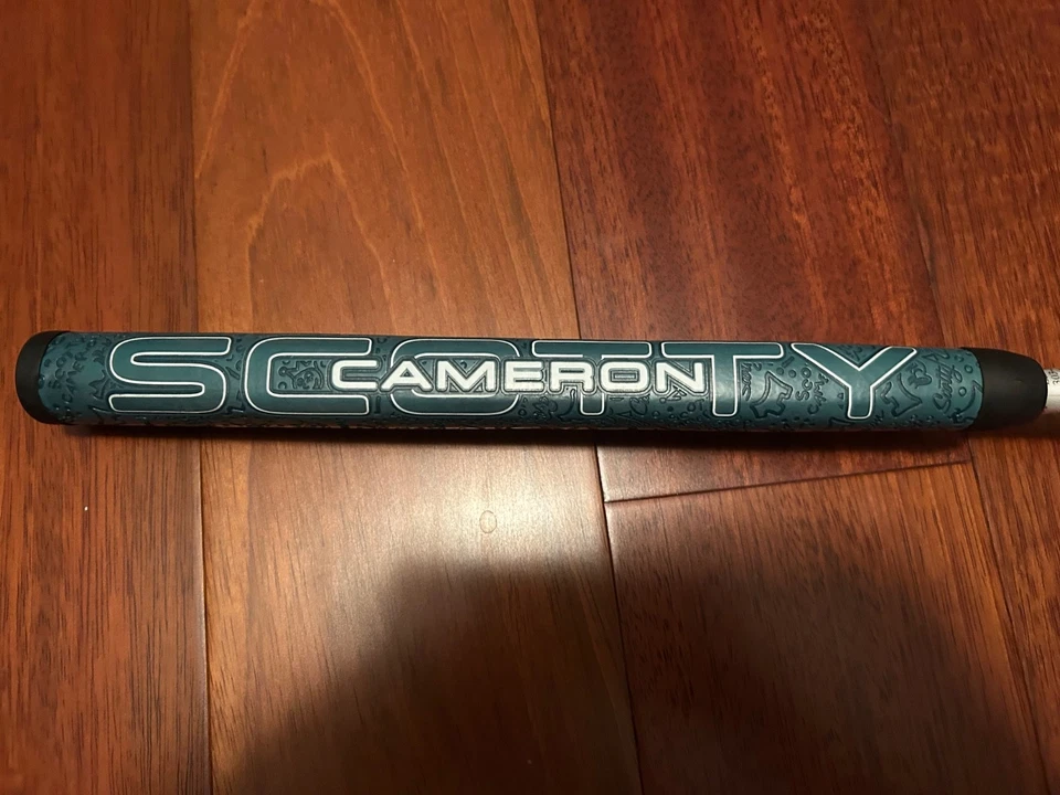 Scotty Cameron Masters Matador 握把 11 英寸中号滚绿色全新状况 — 第 1/4 张图片
