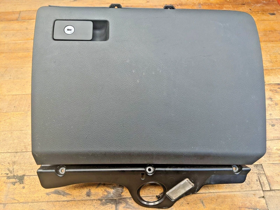 Volkswagen Passat 2006-2010 guantera pasajero delantero derecho compartimento de almacenamiento Foto 1 de 4